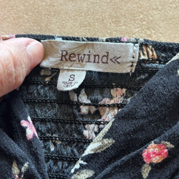 *Y2K Black Floral Twist Front Cropped Cami w/ Dainty Straps Romantic Cottagecore - Picture 2 of 8